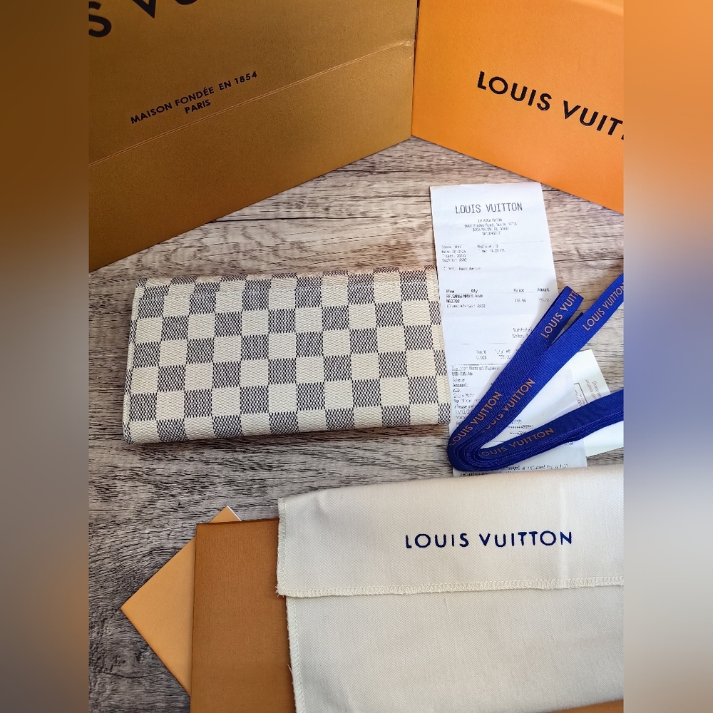 Louis Vuitton Sarah Wallet - Picture 5 of 13
